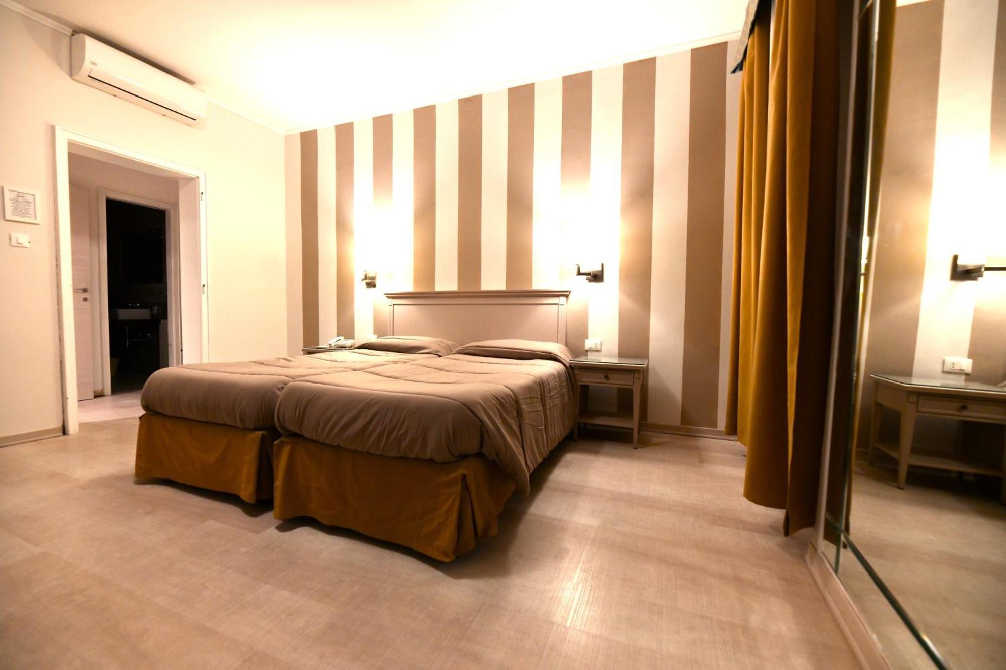 Hotel Bristol Trieste Ngoại thất bức ảnh