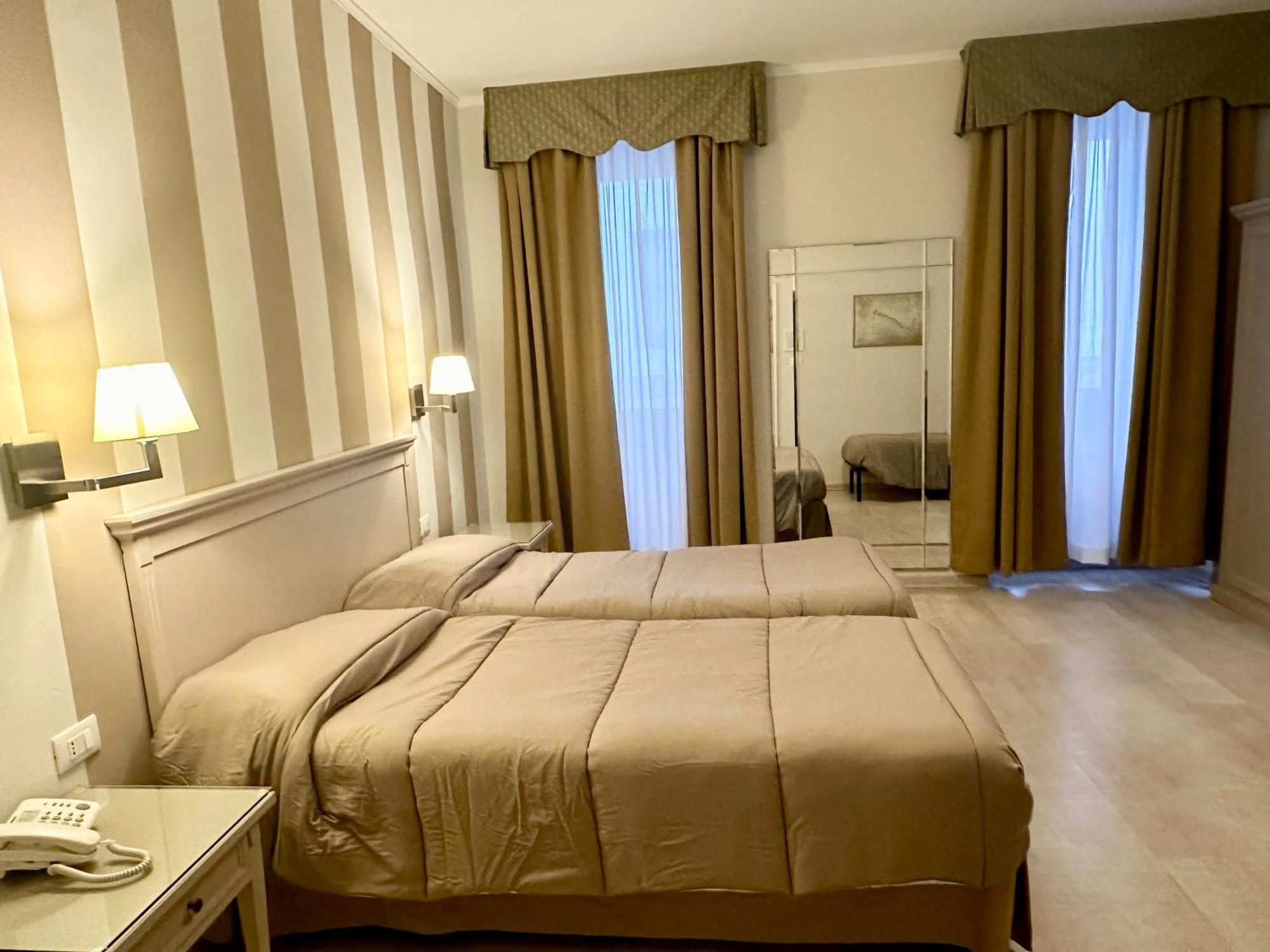 Hotel Bristol Trieste Ngoại thất bức ảnh